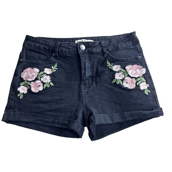 Encore Black Embroidered Flowers Jean Shorts Sz 7 Cuffed Stretch 2.5" Inseam - Picture 5 of 7